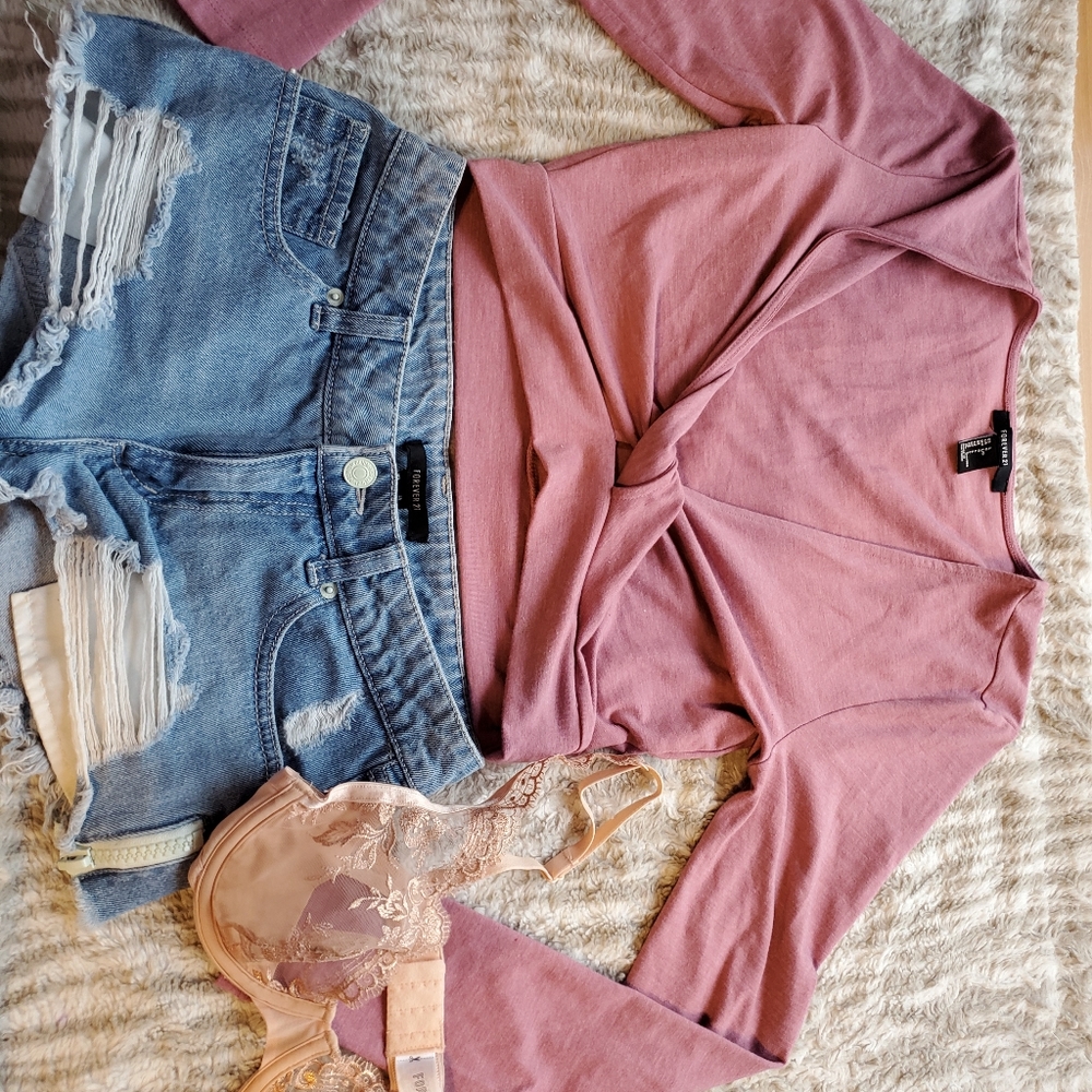 Forever 21 outfit! + work out shirt & lacy bra